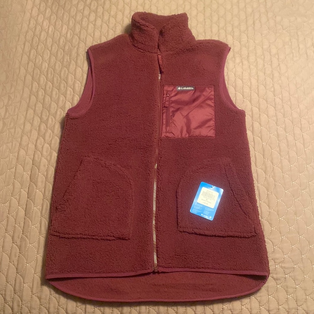 BNWT Sherpa long vest from Columbia. Color: Marionberry.